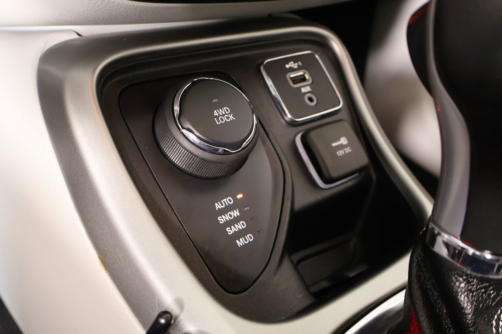 Used 2021 Jeep Compass Latitude w/ Driver Assistance Group AWD/4WD image 8