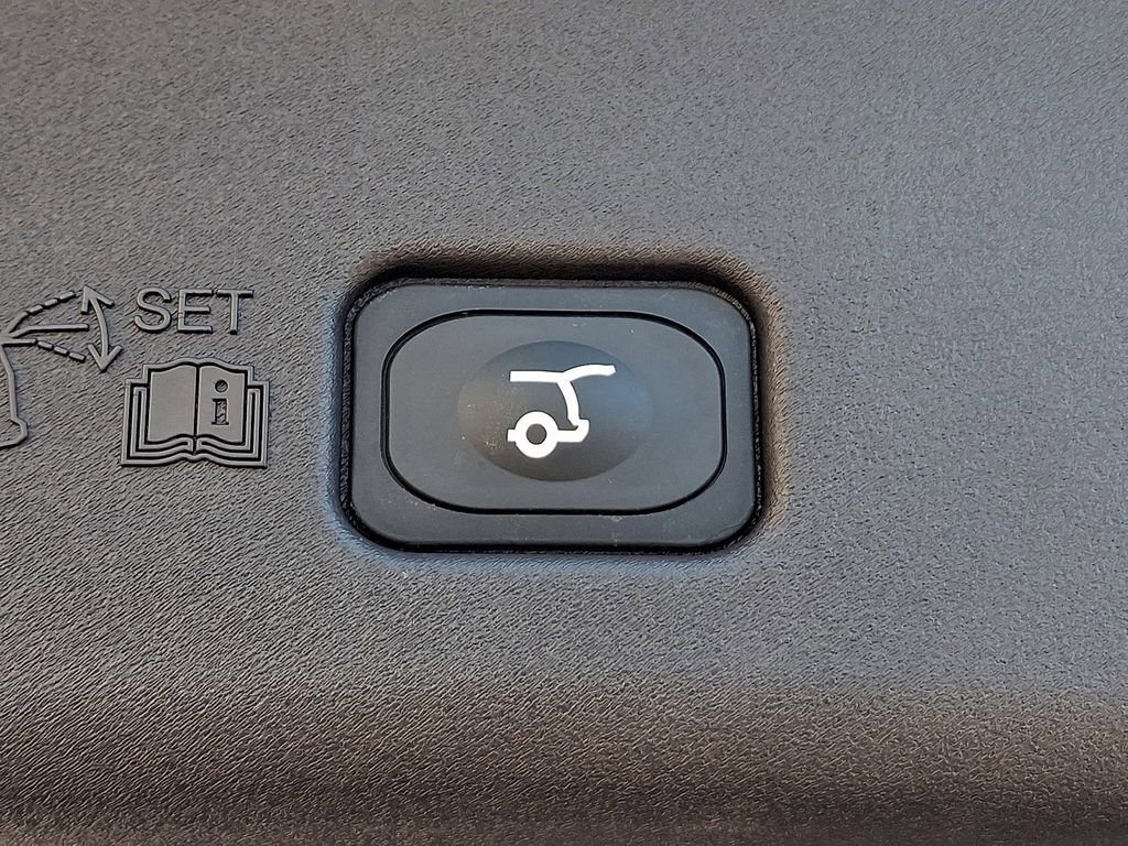 Used 2025 Lincoln Nautilus Black Label AWD/4WD image 29