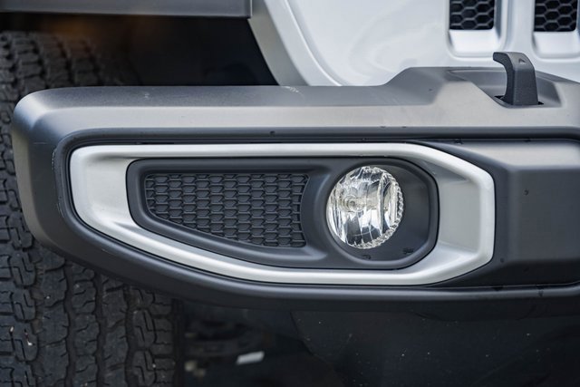 Used 2022 Jeep Wrangler Unlimited Sahara w/ Dual Top Group image 12