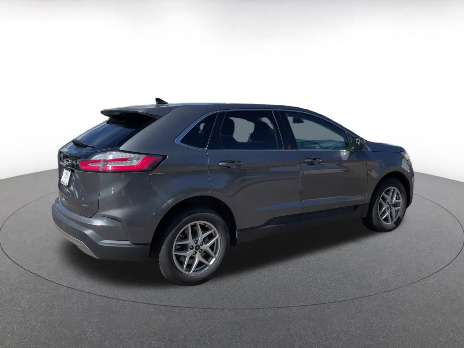 Used 2024 Ford Edge SEL image 15