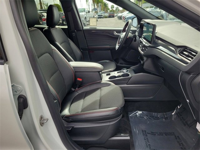 Used 2025 Ford Escape ST-Line w/ Equipment Group 301A image 17