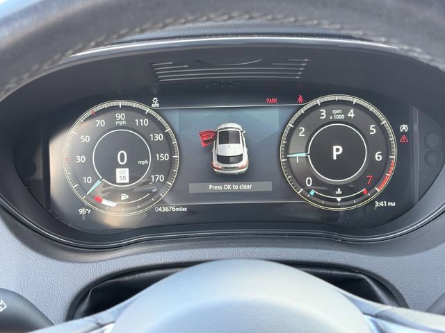 Used 2022 Jaguar E-PACE SE image 11