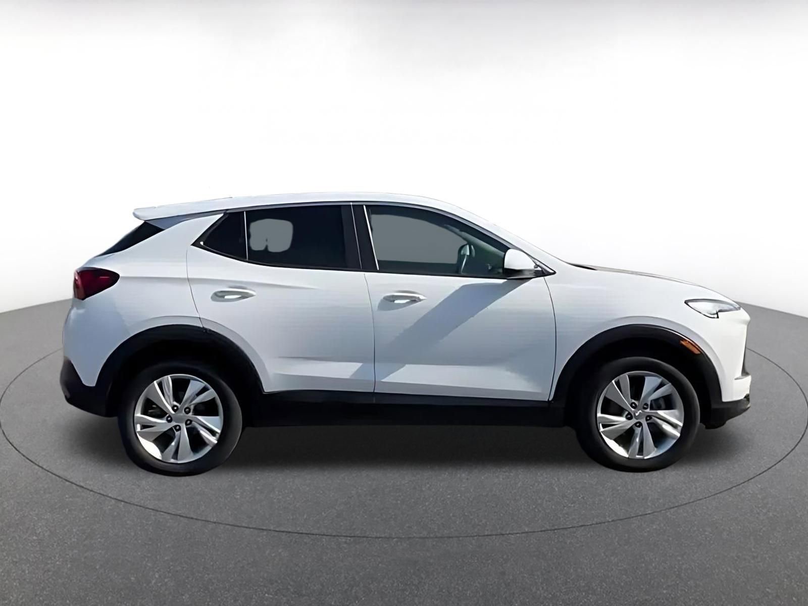 Used 2025 Buick Encore GX Preferred AWD/4WD image 15