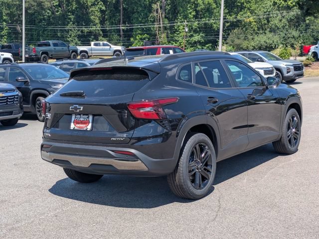 New 2026 Chevrolet Trax ACTIV w/ Sunroof Package FWD image 2