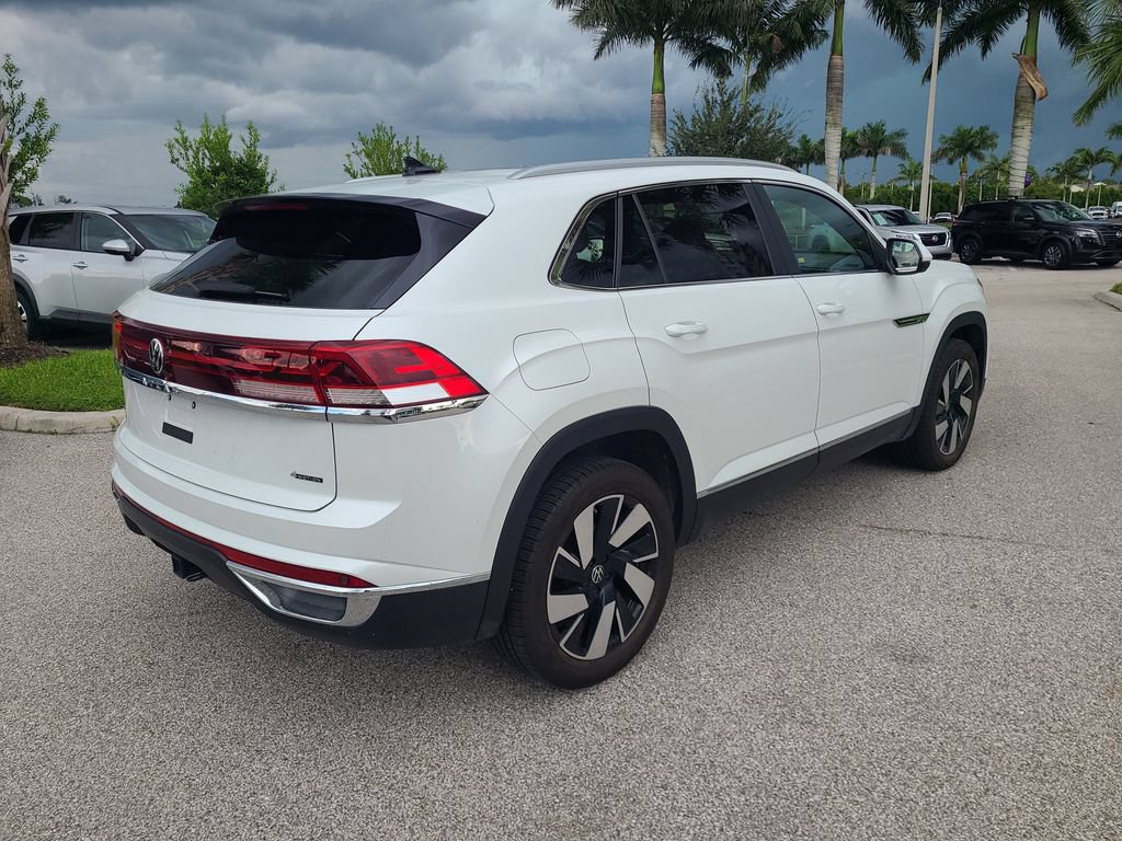 Used 2024 Volkswagen Atlas Cross Sport SEL AWD/4WD image 2