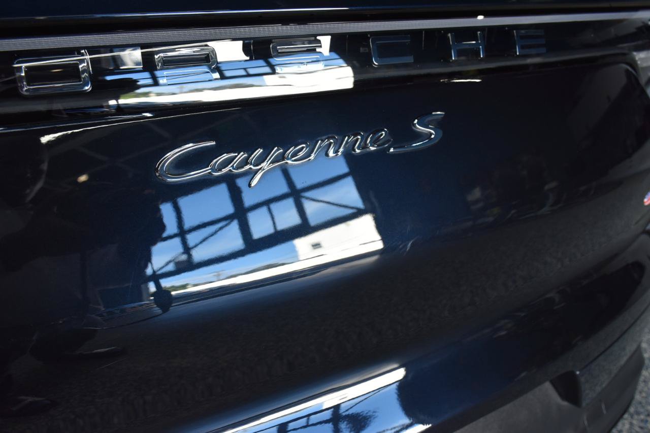 Used 2020 Porsche Cayenne S w/ Premium Package AWD/4WD image 25
