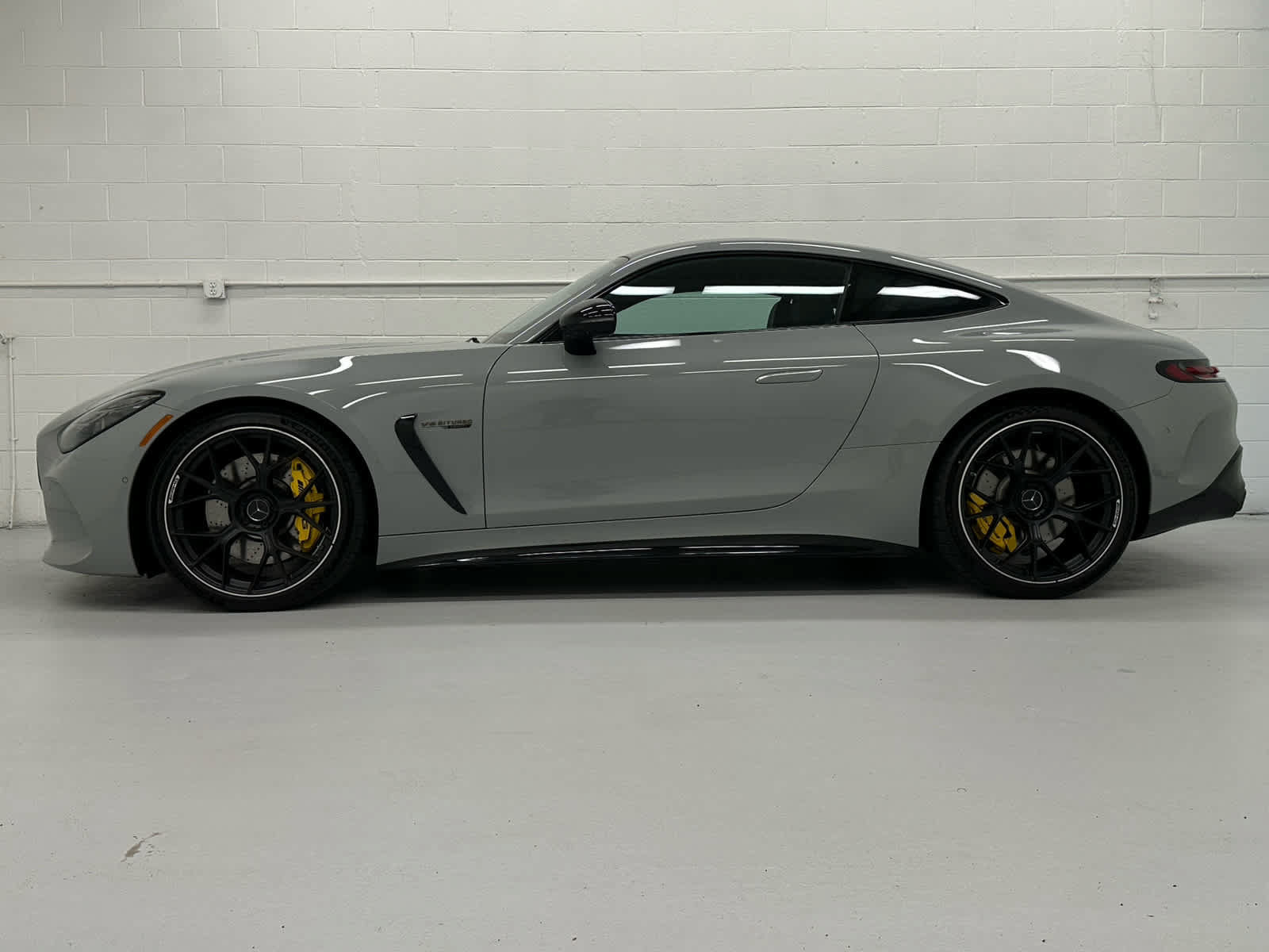 Used 2024 Mercedes-Benz AMG GT 55 image 3