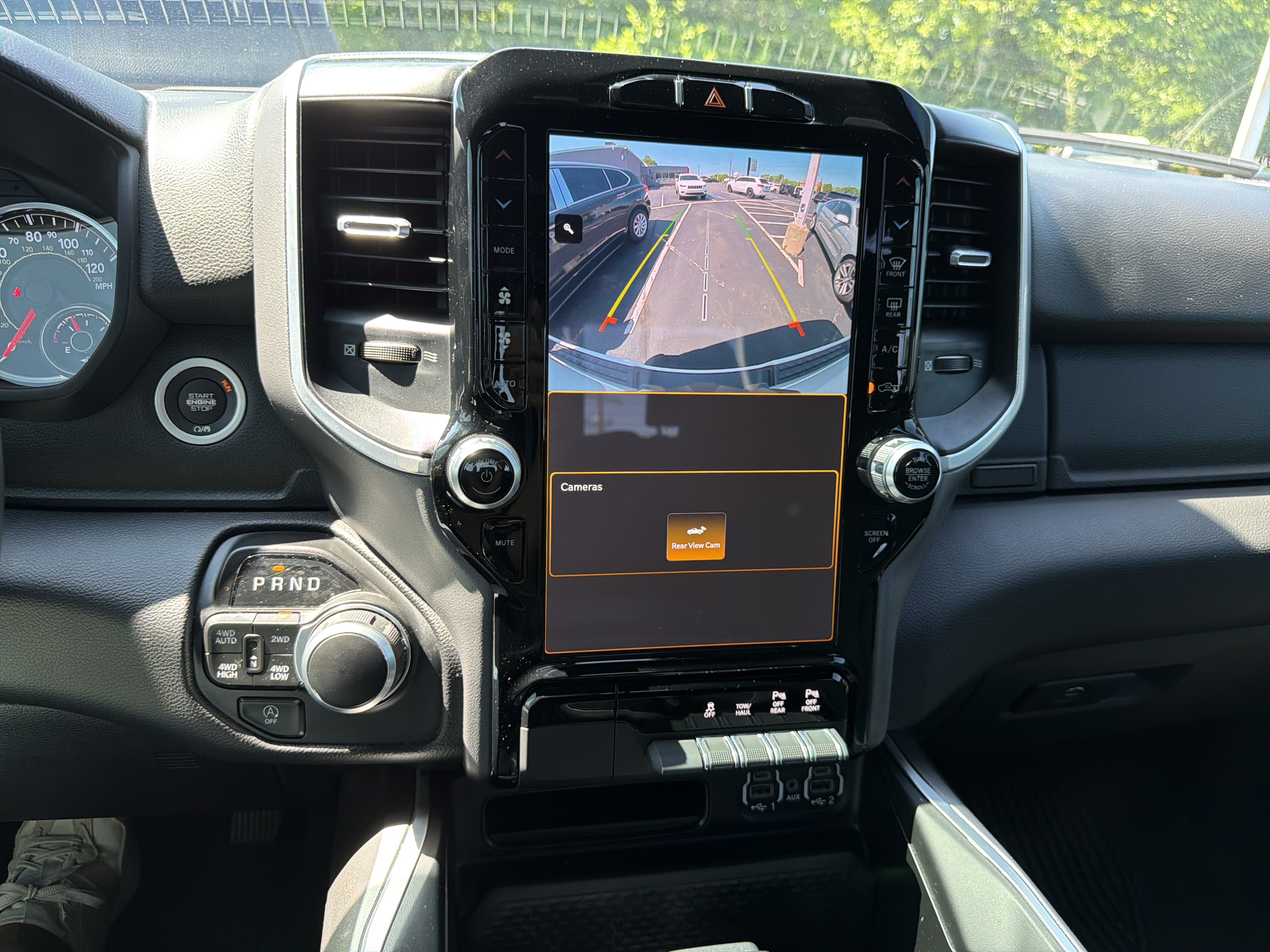 Used 2022 RAM 1500 Big Horn AWD/4WD image 32