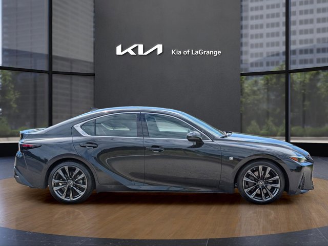 Used 2022 Lexus IS 350 F Sport image 4