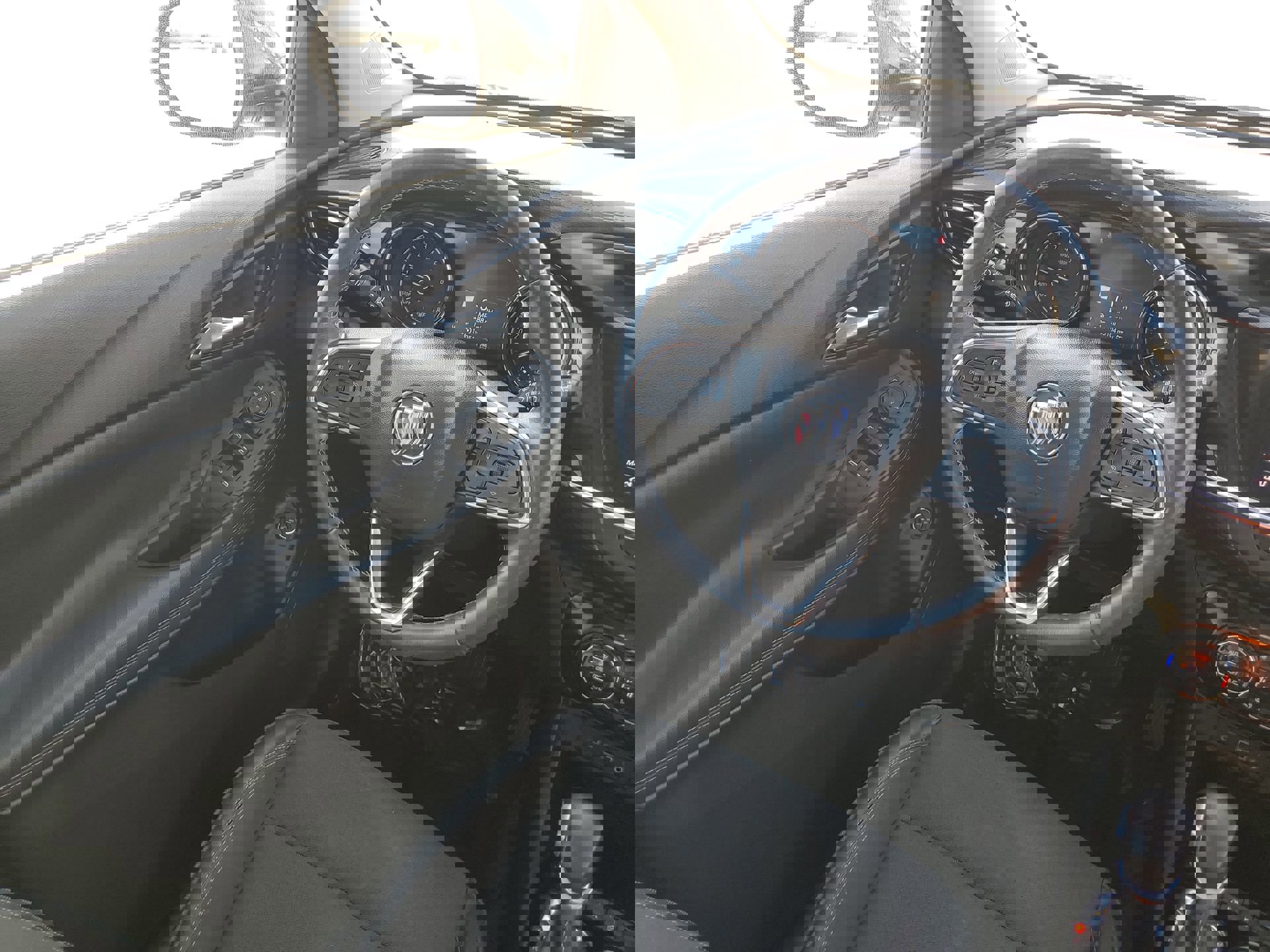 Used 2020 Buick Encore GX Select w/ Experience Buick Package image 17