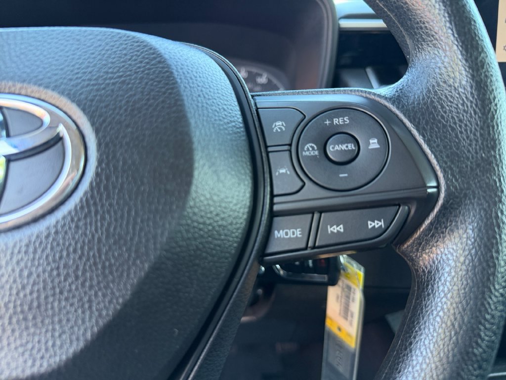 Used 2025 Toyota Corolla LE FWD image 19