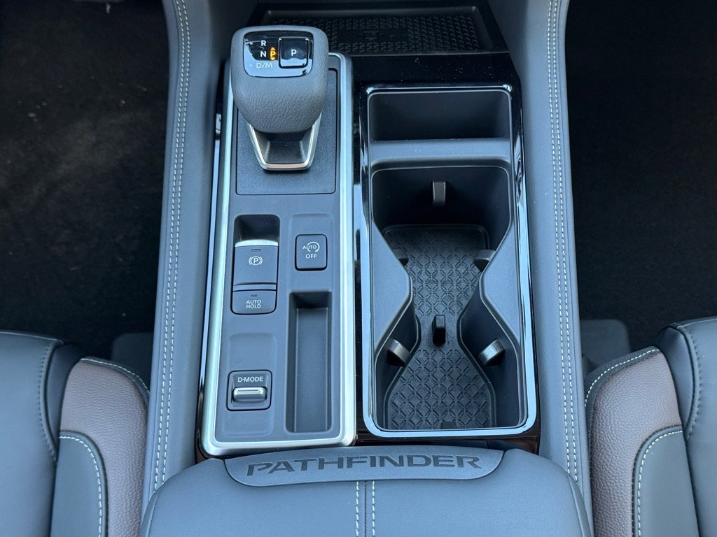 New 2025 Nissan Pathfinder Platinum image 18