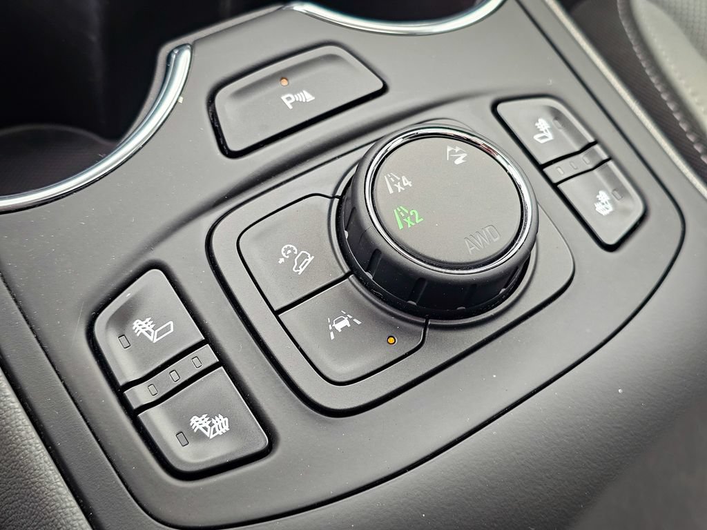 Used 2023 GMC Terrain SLT w/ Infotainment Package II AWD/4WD image 33