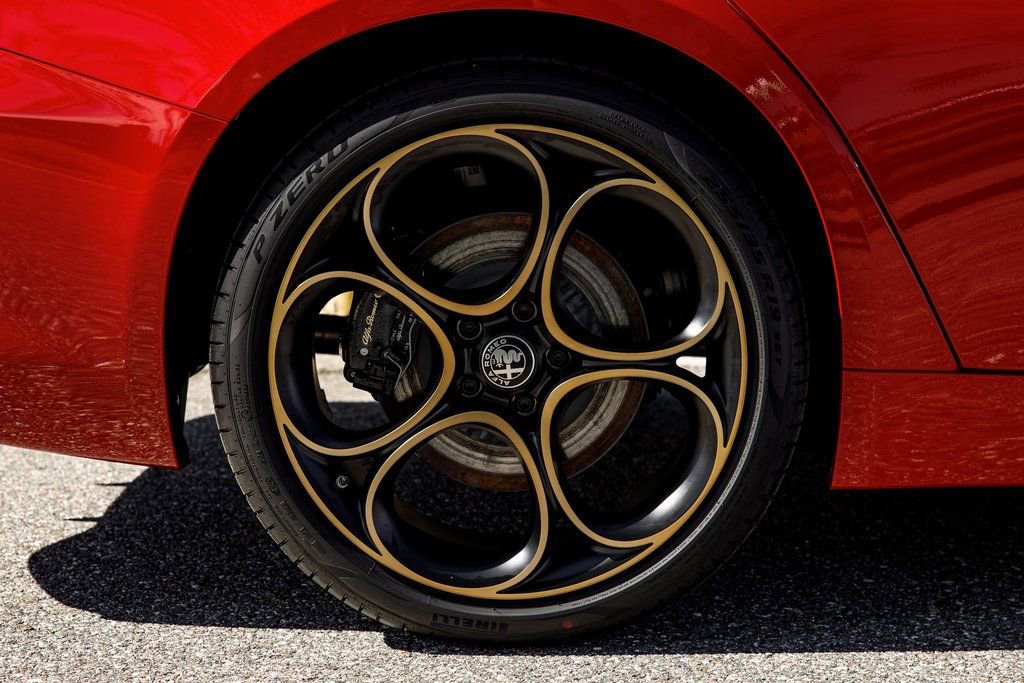 New 2025 Alfa Romeo Giulia w/ Driving Assist Package RWD image 10