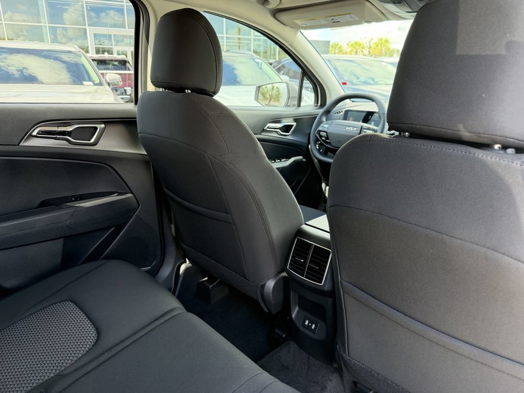 New 2026 Kia Sportage LX FWD image 17