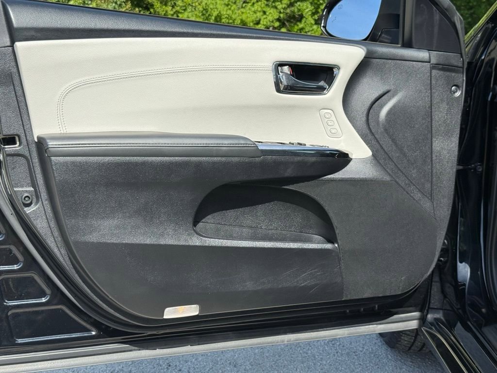 Used 2017 Toyota Avalon XLE Premium FWD image 21