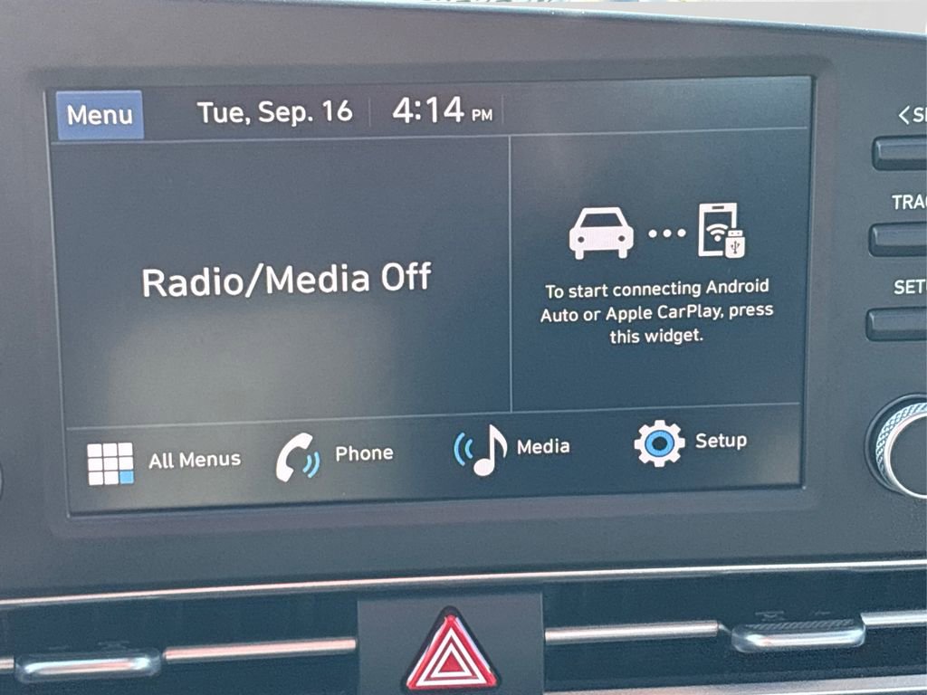 Certified 2024 Hyundai Elantra SE image 19