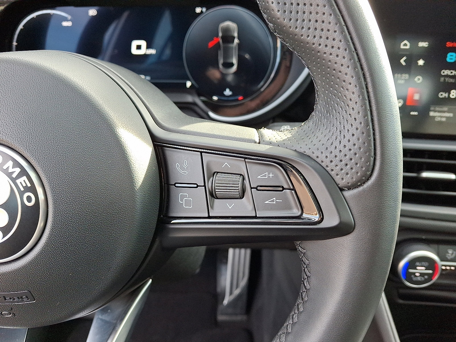 Used 2024 Alfa Romeo Giulia Ti image 22