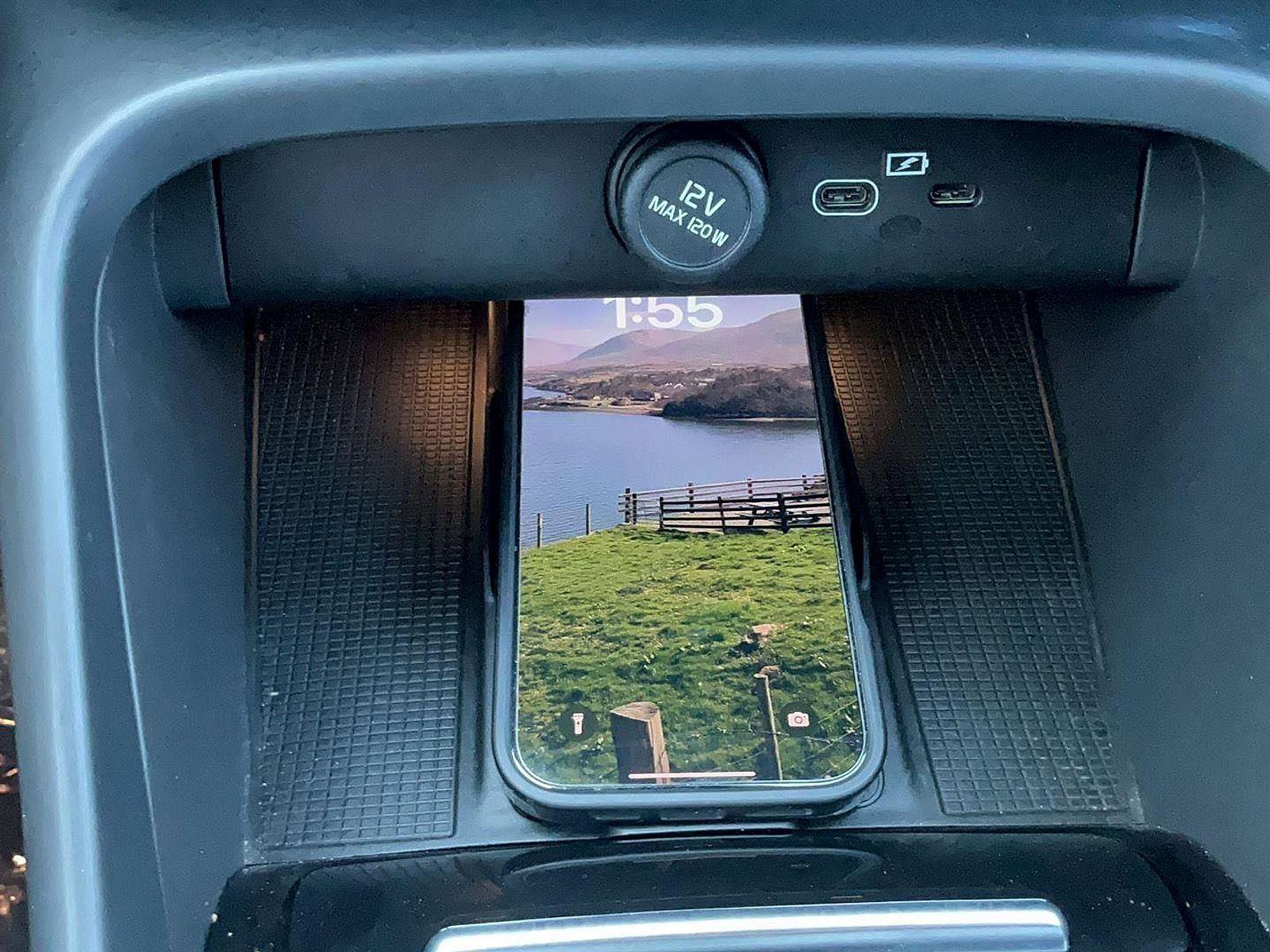 Used 2021 Volvo XC40 P8 Recharge w/ Advanced Package image 23