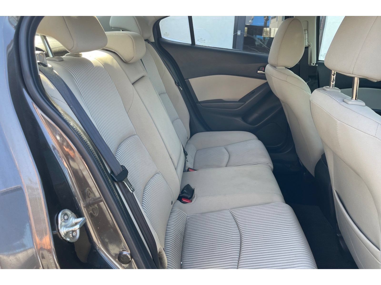 Used 2016 MAZDA MAZDA3 i Touring w/ Popular Equipment Package FWD image 18