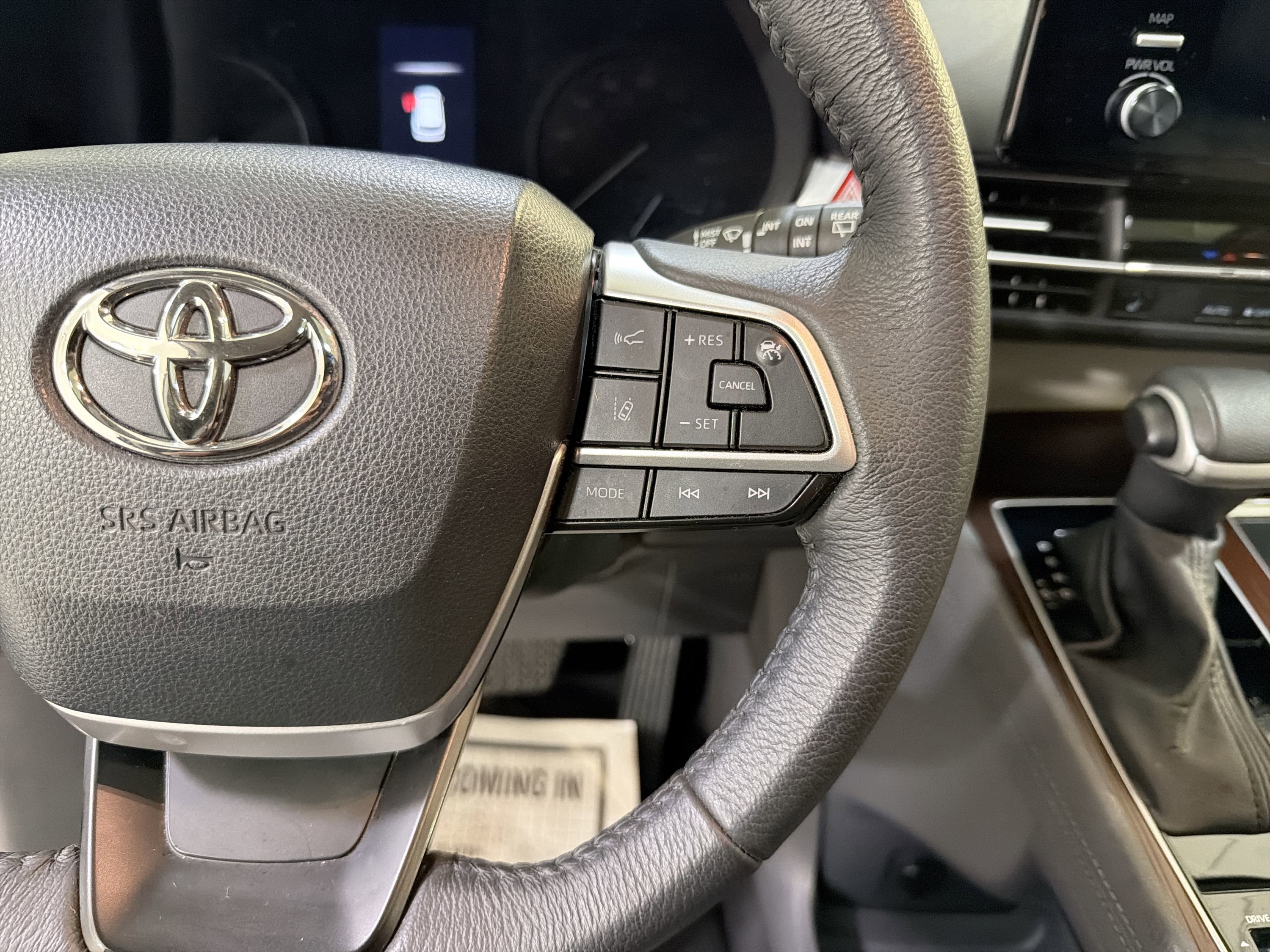 Used 2023 Toyota Sienna XLE image 15