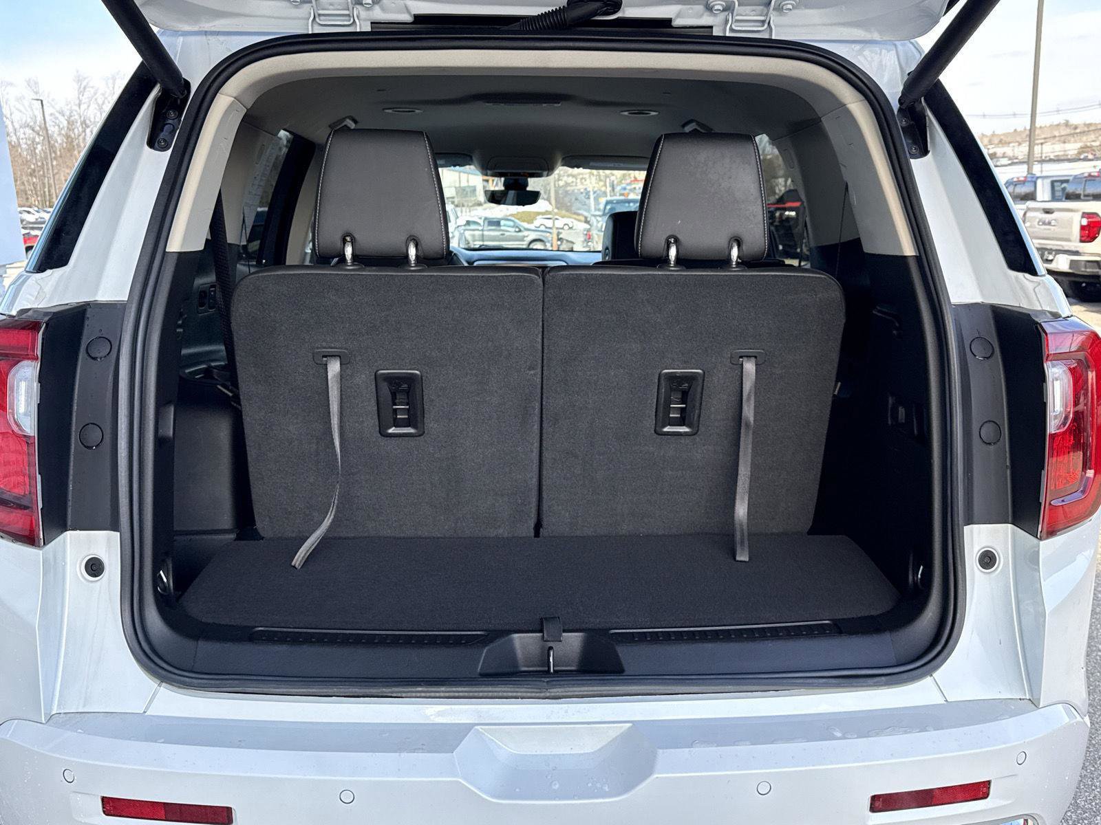 Used 2023 GMC Acadia Denali w/ Denali Technology Package image 15
