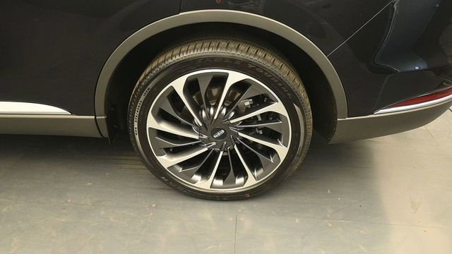 Used 2025 Lincoln Aviator Reserve w/ Equipment Group 201A AWD/4WD image 9