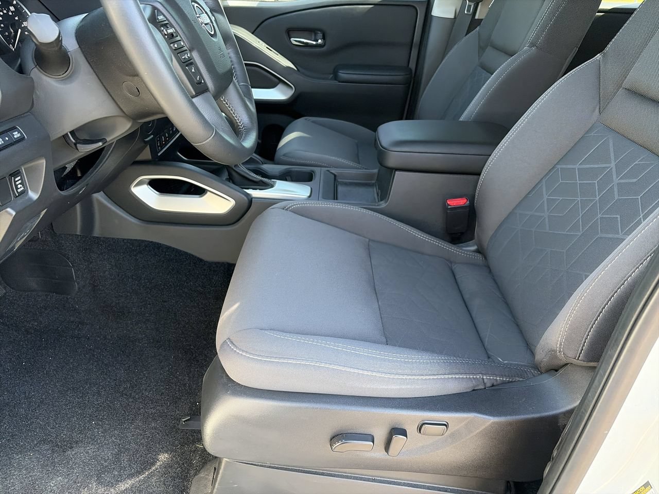 Certified 2025 Nissan Frontier SV w/ SV Convenience Package RWD image 9