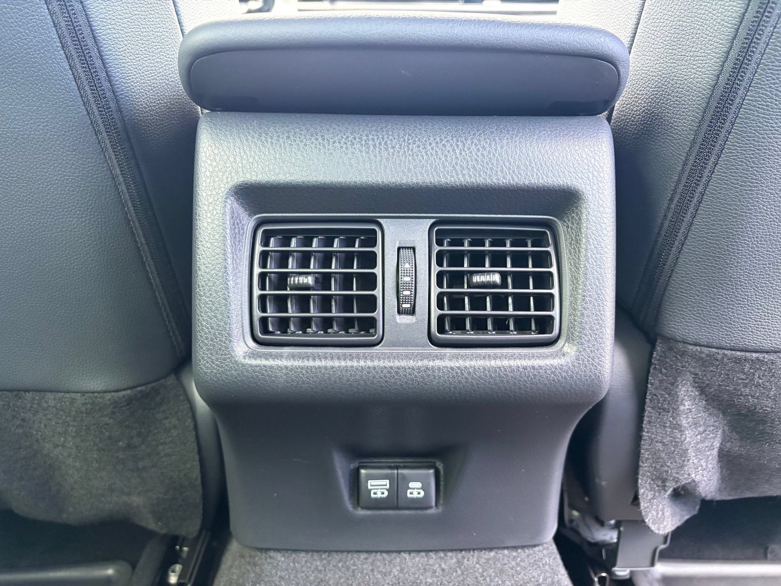 Used 2025 Toyota Camry SE FWD image 18