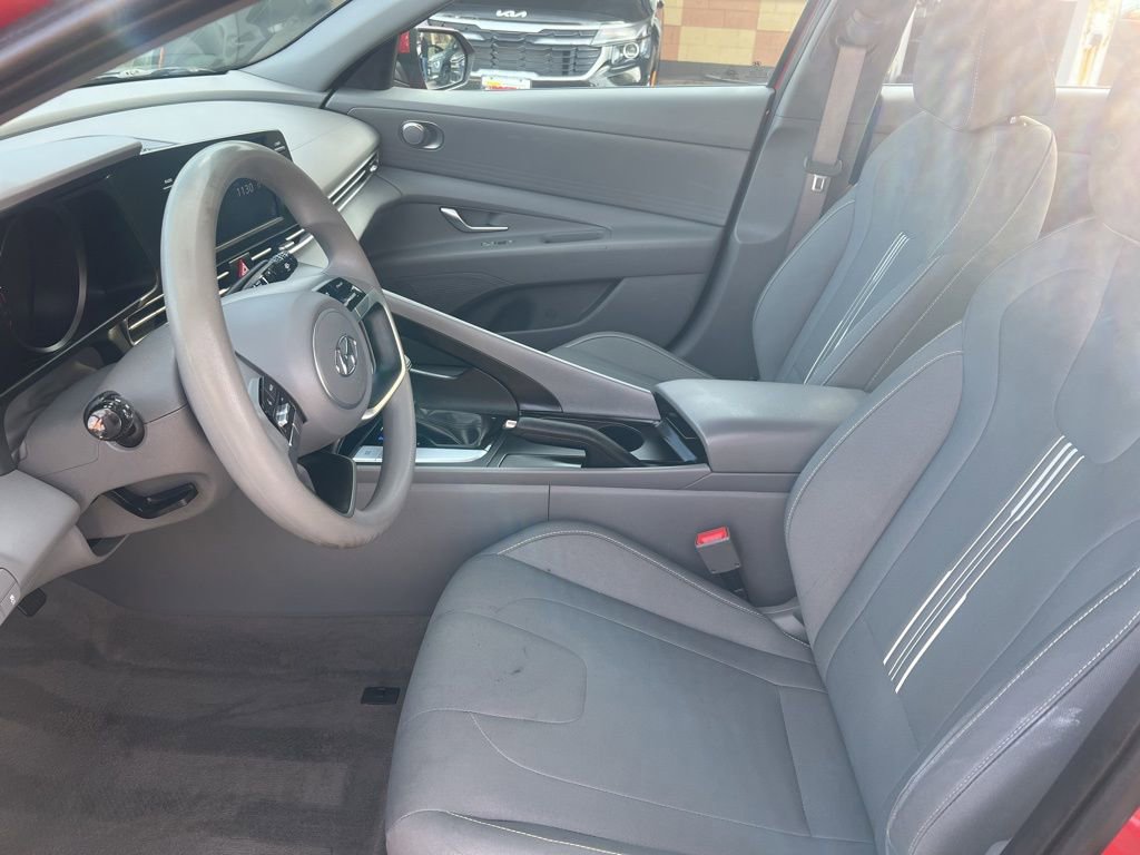 Used 2023 Hyundai Elantra SEL w/ Cargo Package image 4