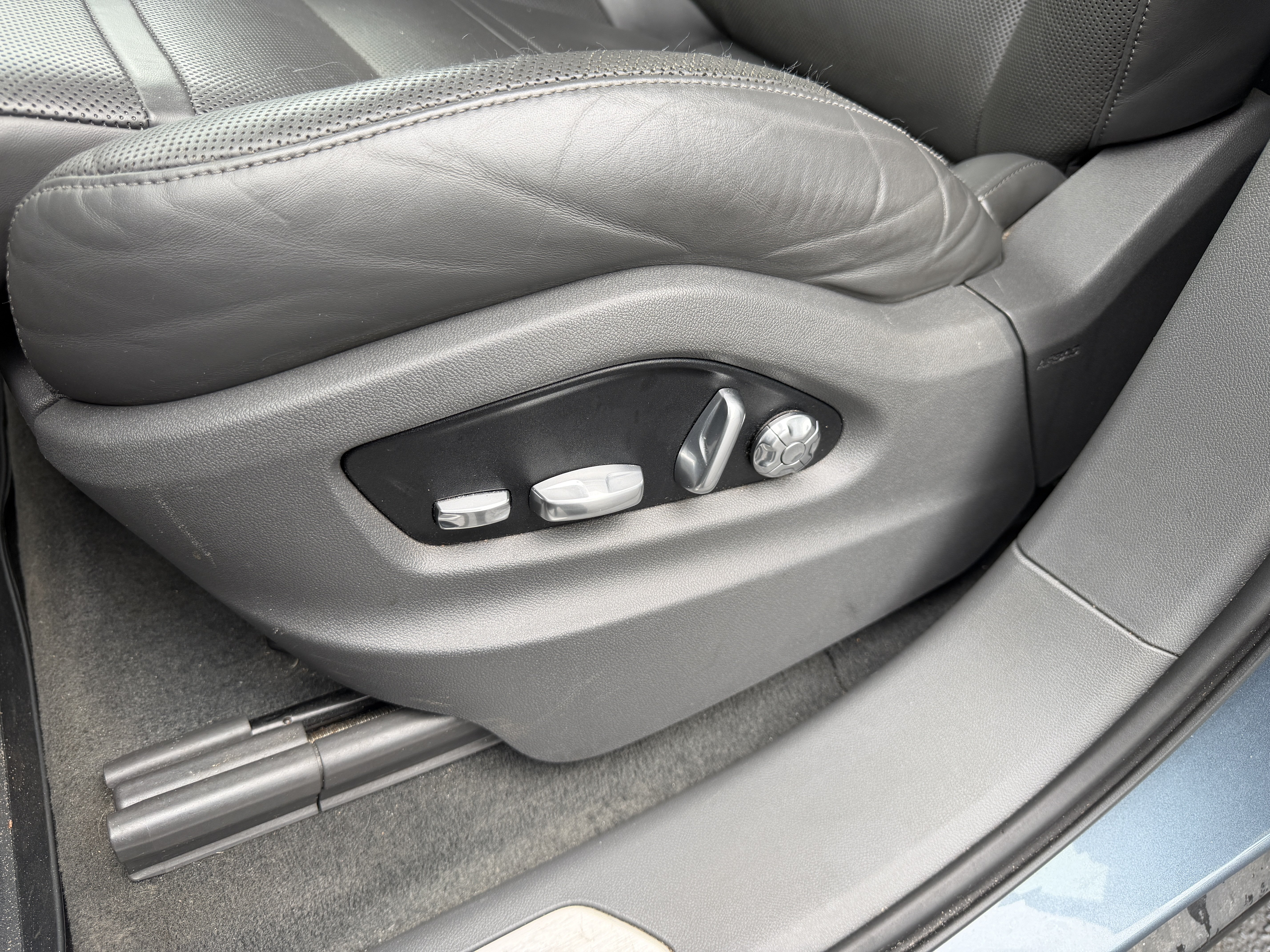 Used 2019 Porsche Cayenne AWD/4WD image 17