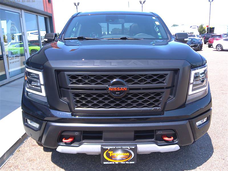 Used 2022 Nissan Titan PRO-4X w/ Pro-4x Convenience Package AWD/4WD image 15