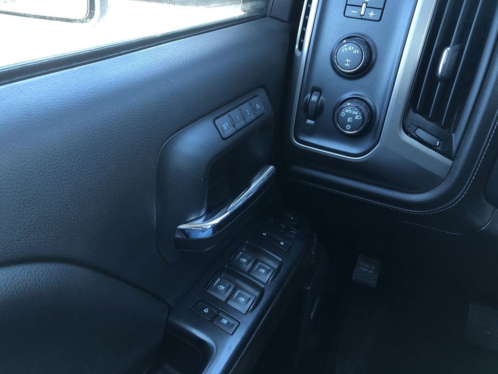 Used 2018 GMC Sierra 2500 Denali w/ Duramax Plus Package AWD/4WD image 20