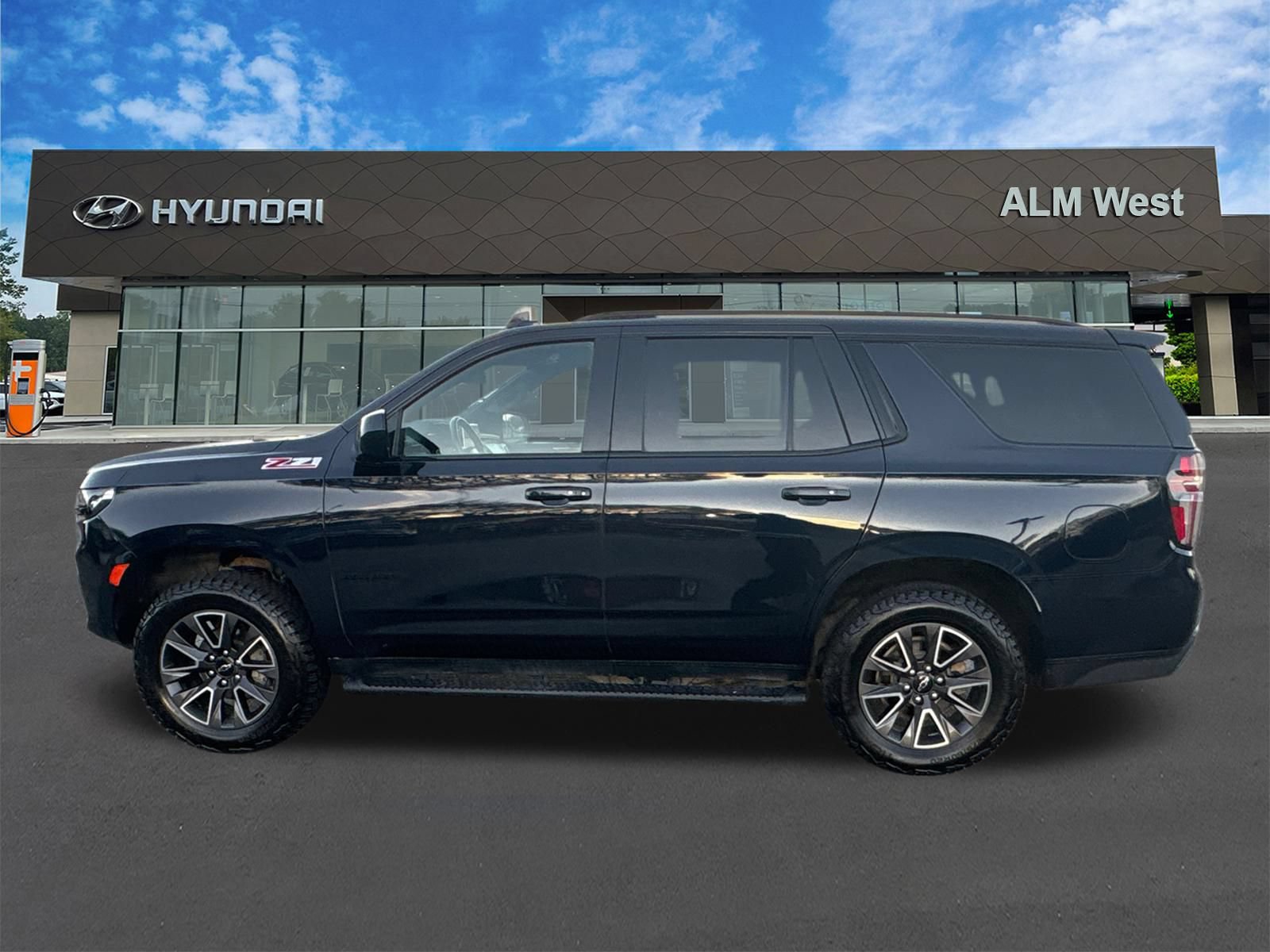 Used 2023 Chevrolet Tahoe Z71 AWD/4WD image 8