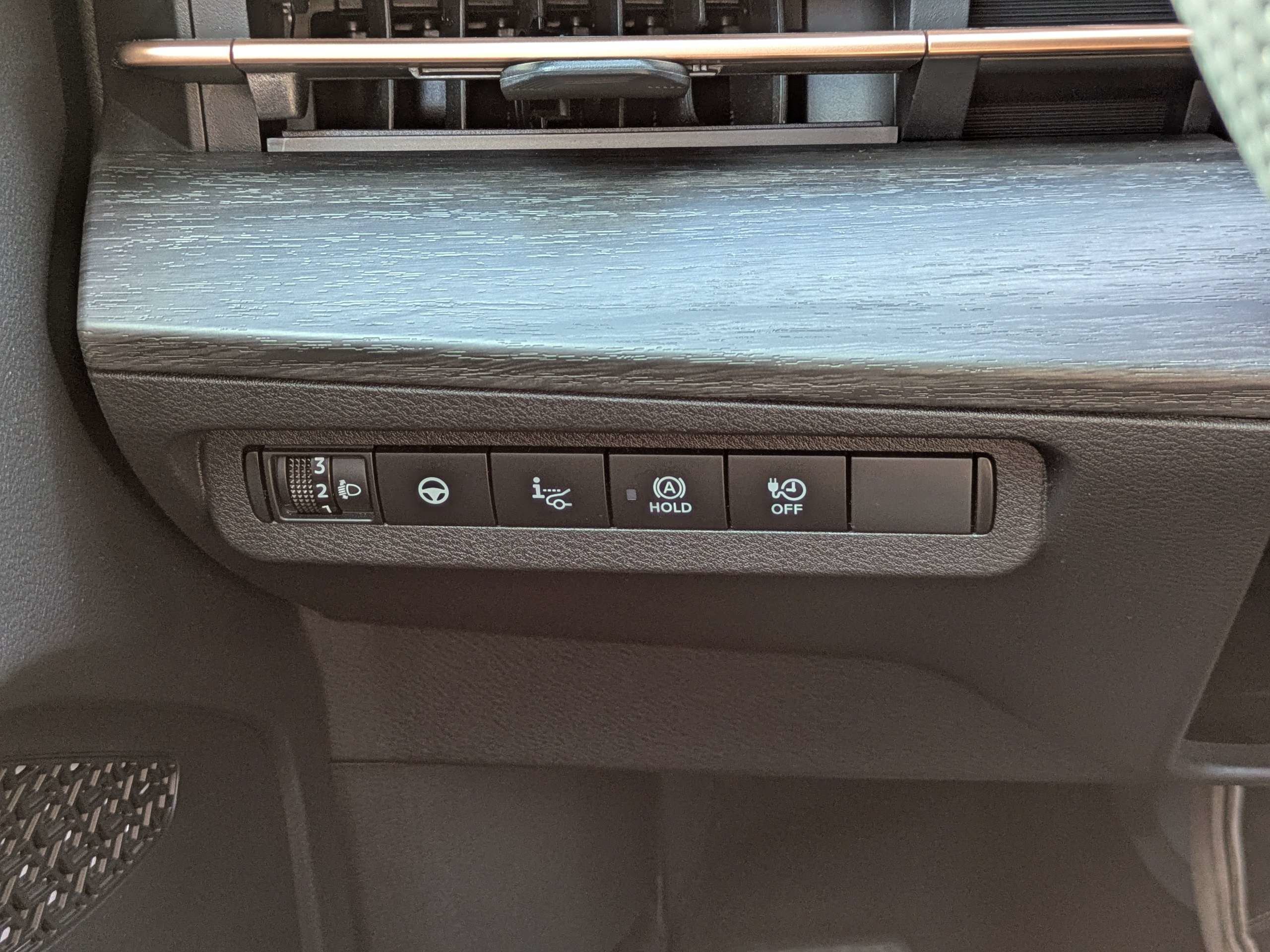 Certified 2024 Nissan Ariya AWD image 24