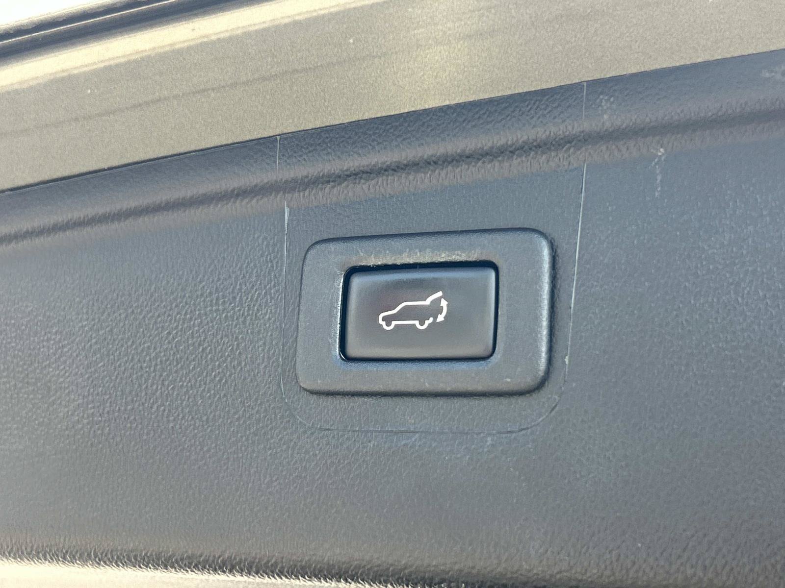 Used 2018 Subaru Outback 2.5i Touring AWD/4WD image 17