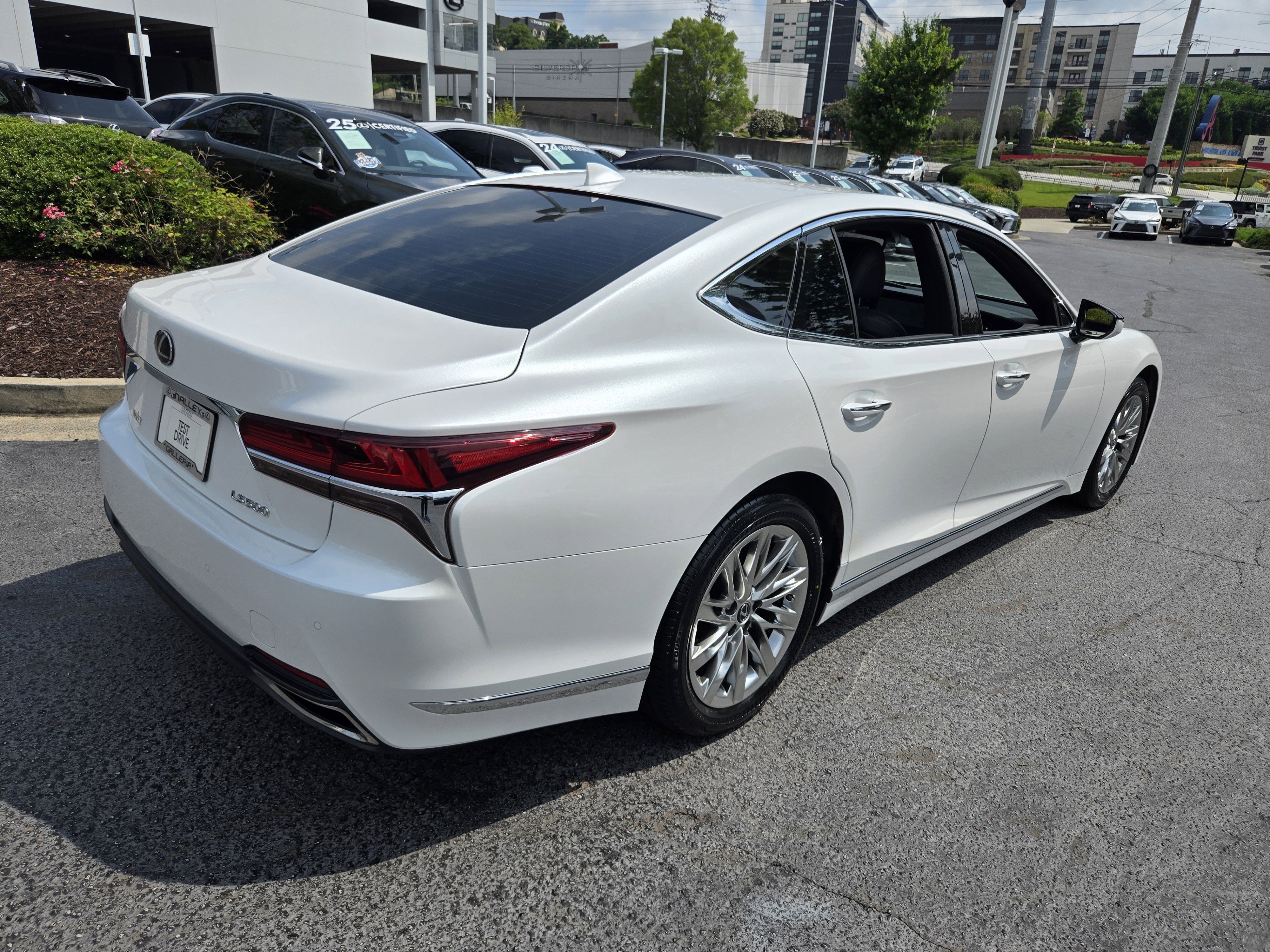 Used 2019 Lexus LS 500 w/ Accessory Package (Z1) RWD image 5