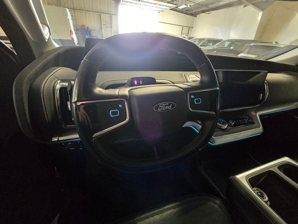 Used 2025 Ford Expedition Max Platinum image 12