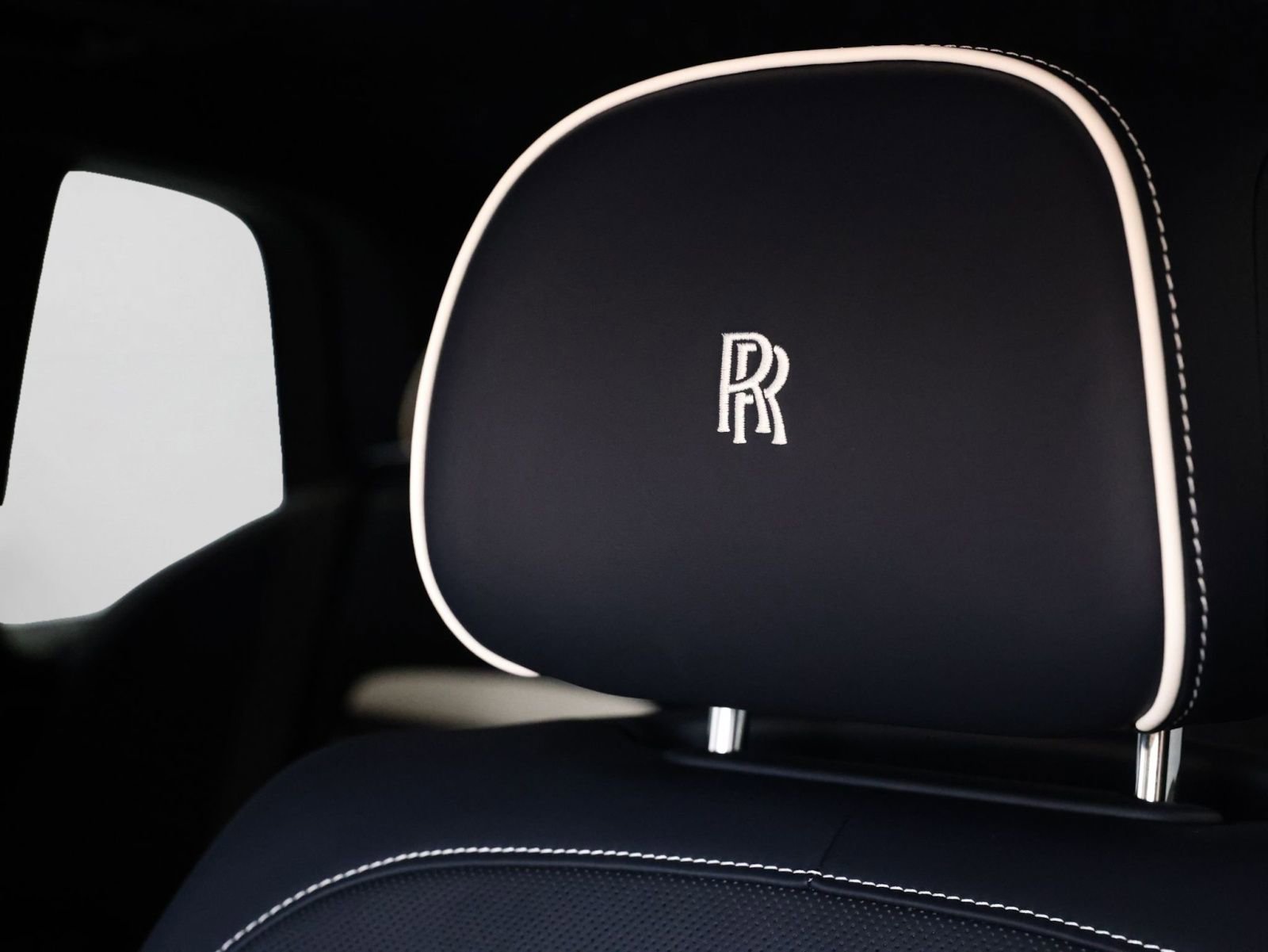 New 2026 Rolls-Royce Cullinan AWD/4WD image 13