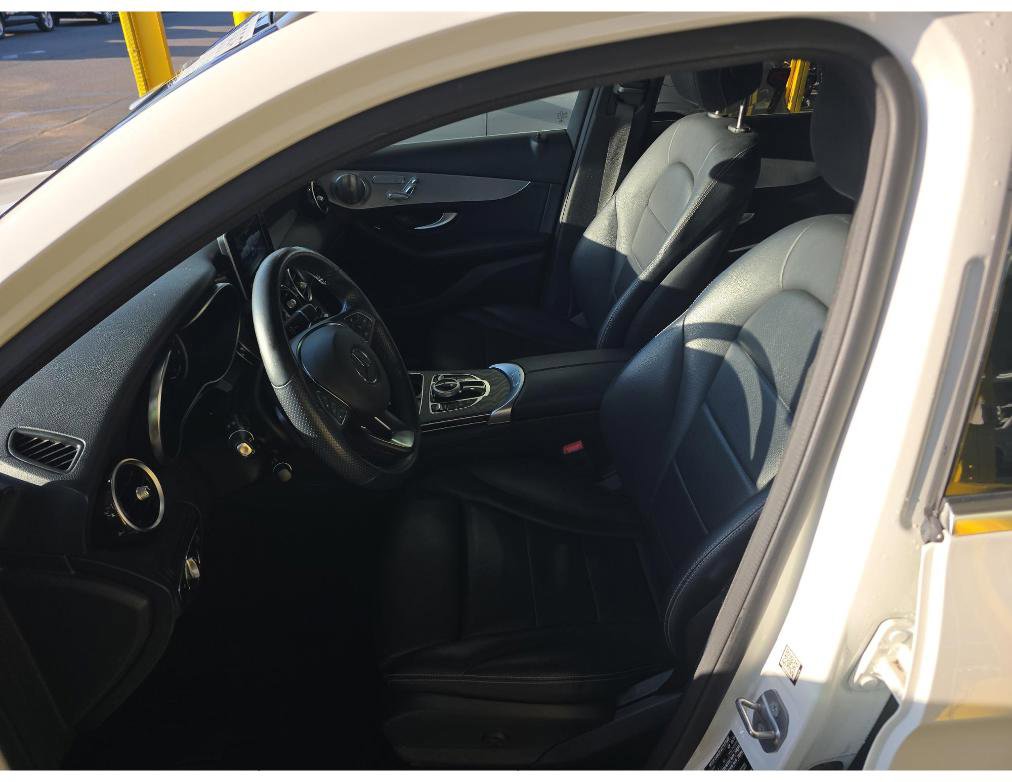 Used 2019 Mercedes-Benz GLC 350e 4MATIC w/ Premium Package image 7