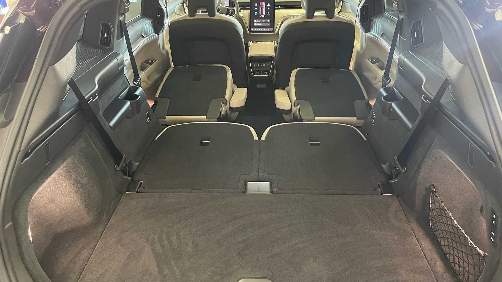 Used 2025 Volvo EX90 Ultra image 37