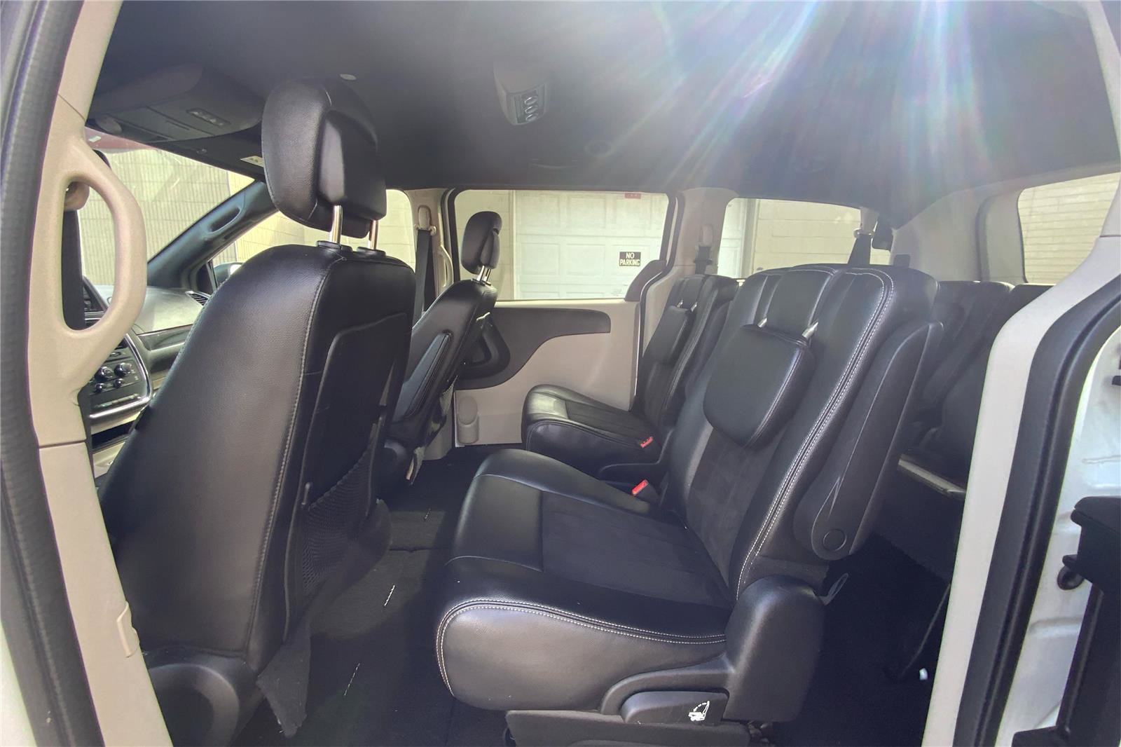 Used 2019 Dodge Grand Caravan SXT image 11