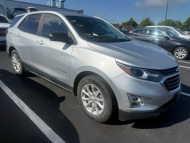 Used 2020 Chevrolet Equinox LS w/ LS Convenience Package FWD image 2