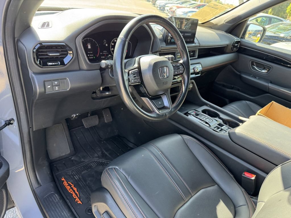 Used 2025 Honda Pilot TrailSport image 17