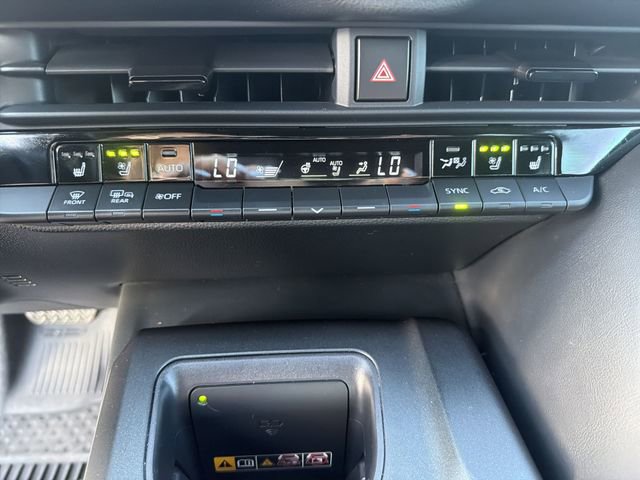 Certified 2023 Toyota Crown AWD/4WD image 22