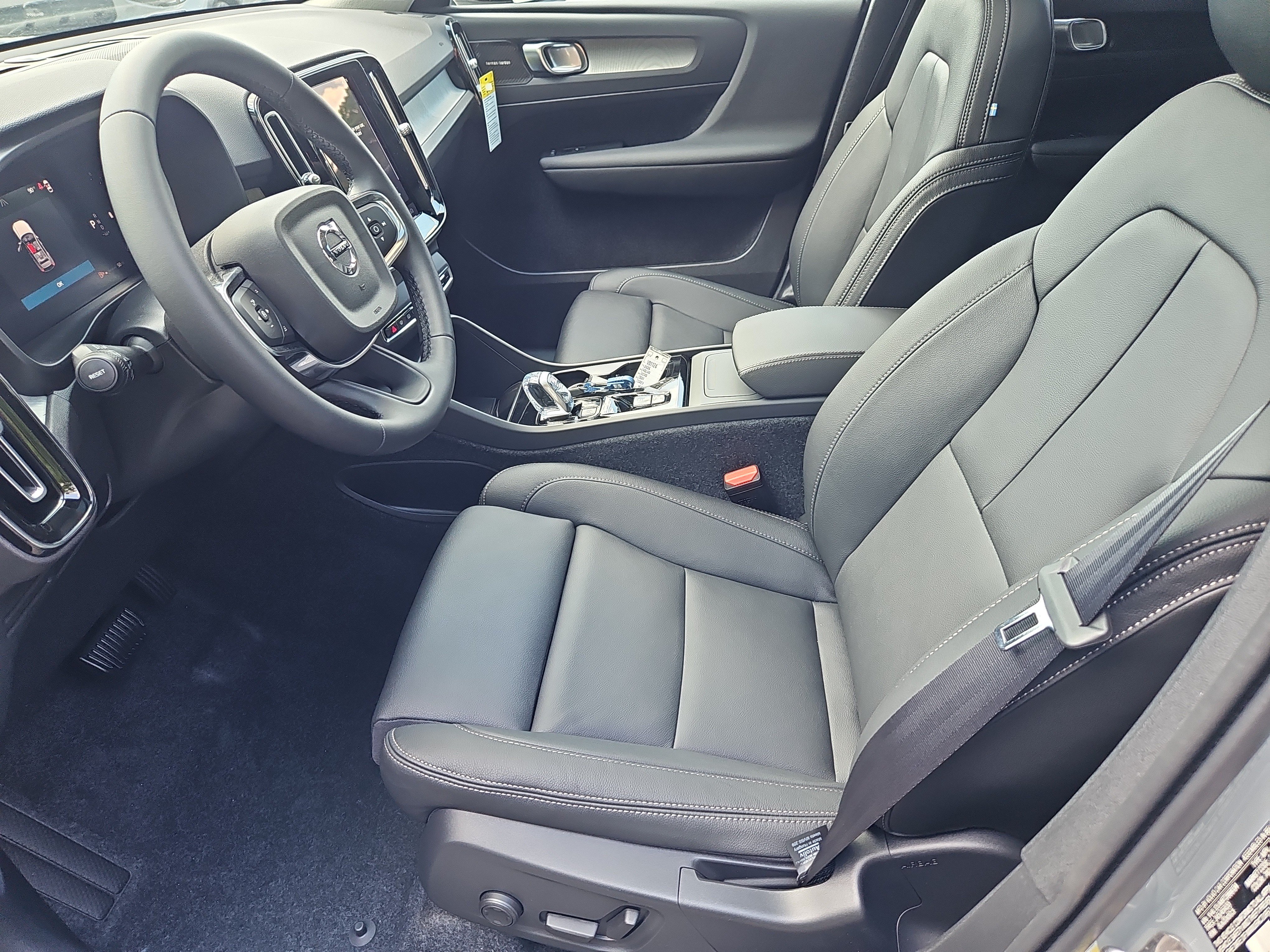 New 2026 Volvo XC40 B5 Ultra w/ Protection Package Premier AWD/4WD image 20