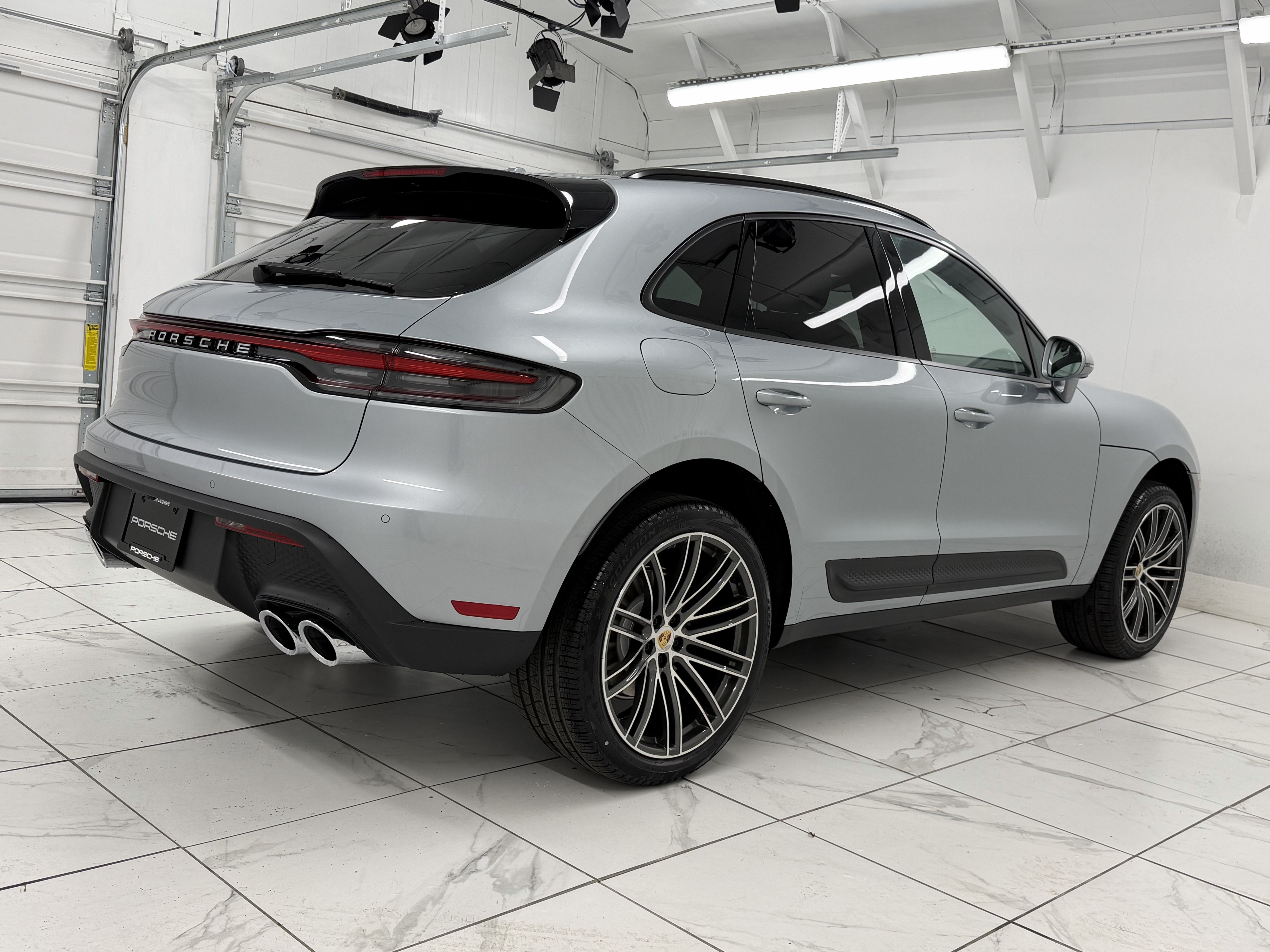 Certified 2026 Porsche Macan AWD/4WD image 11