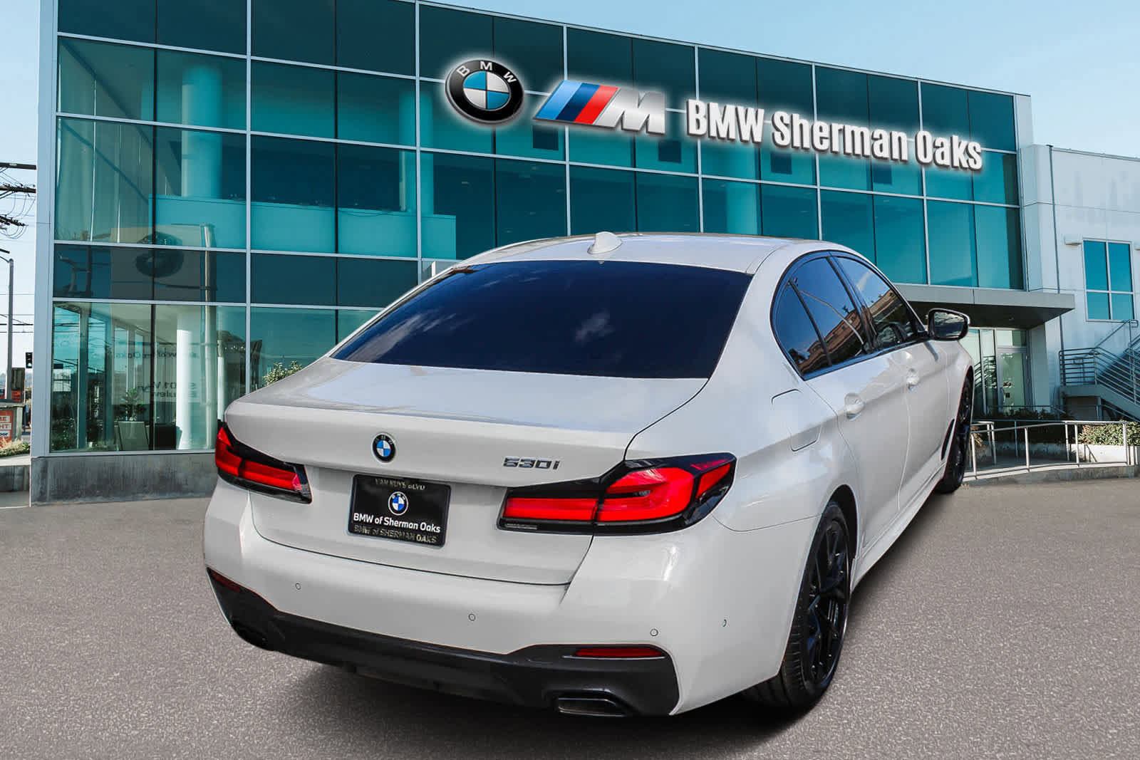 Certified 2022 BMW 530i w/ M Sport Package image 4