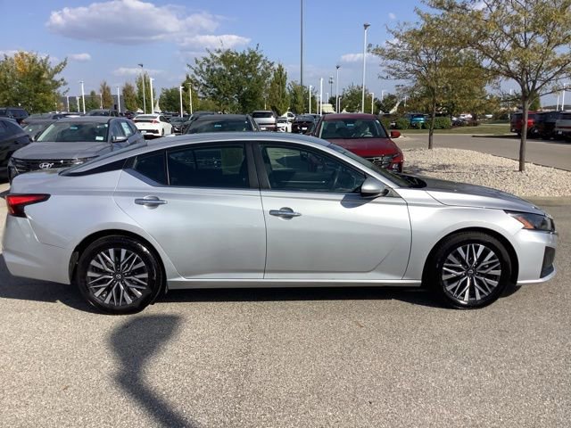 Used 2023 Nissan Altima 2.5 SV image 4
