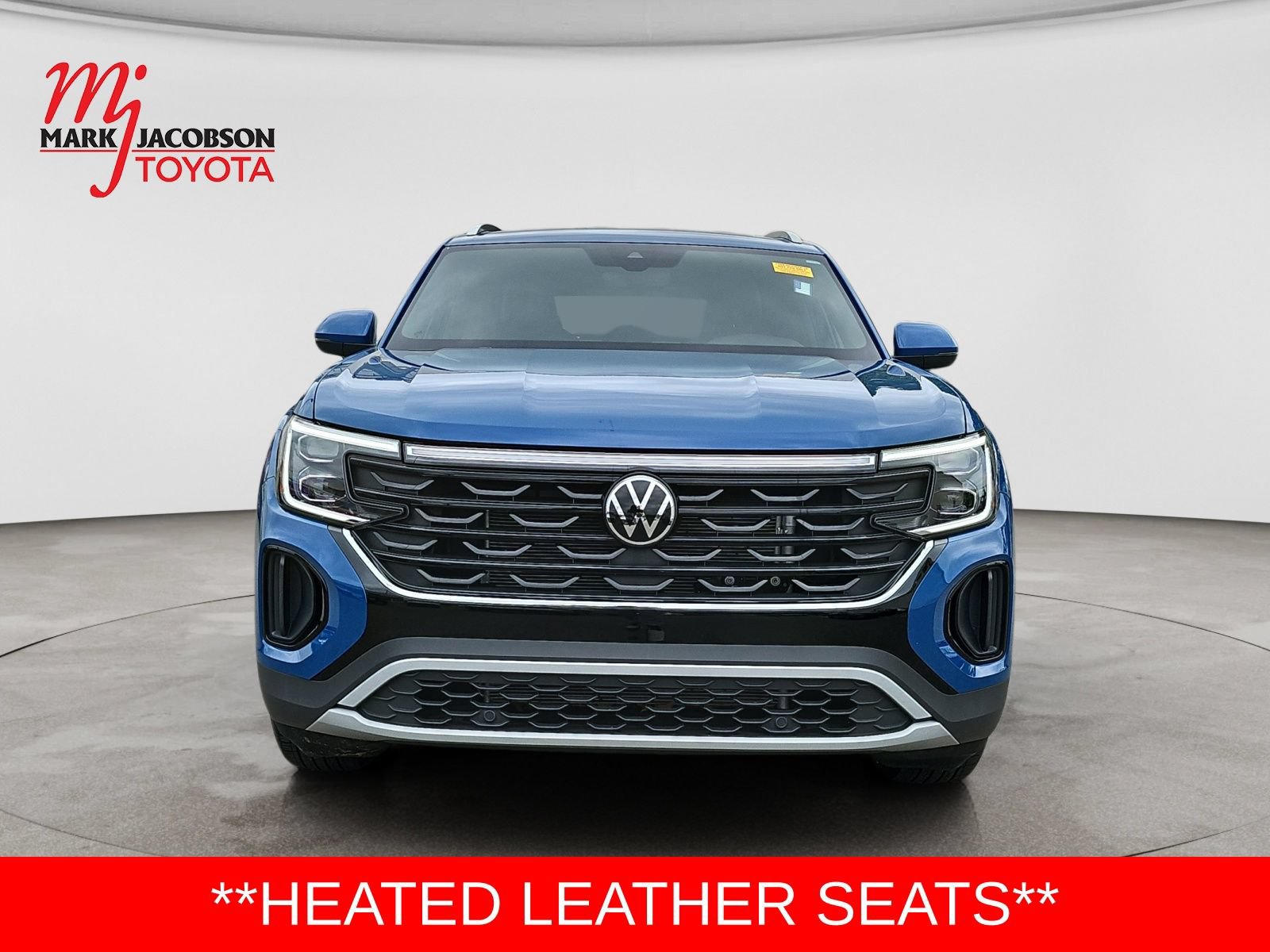 Used 2025 Volkswagen Atlas Cross Sport SE FWD image 2
